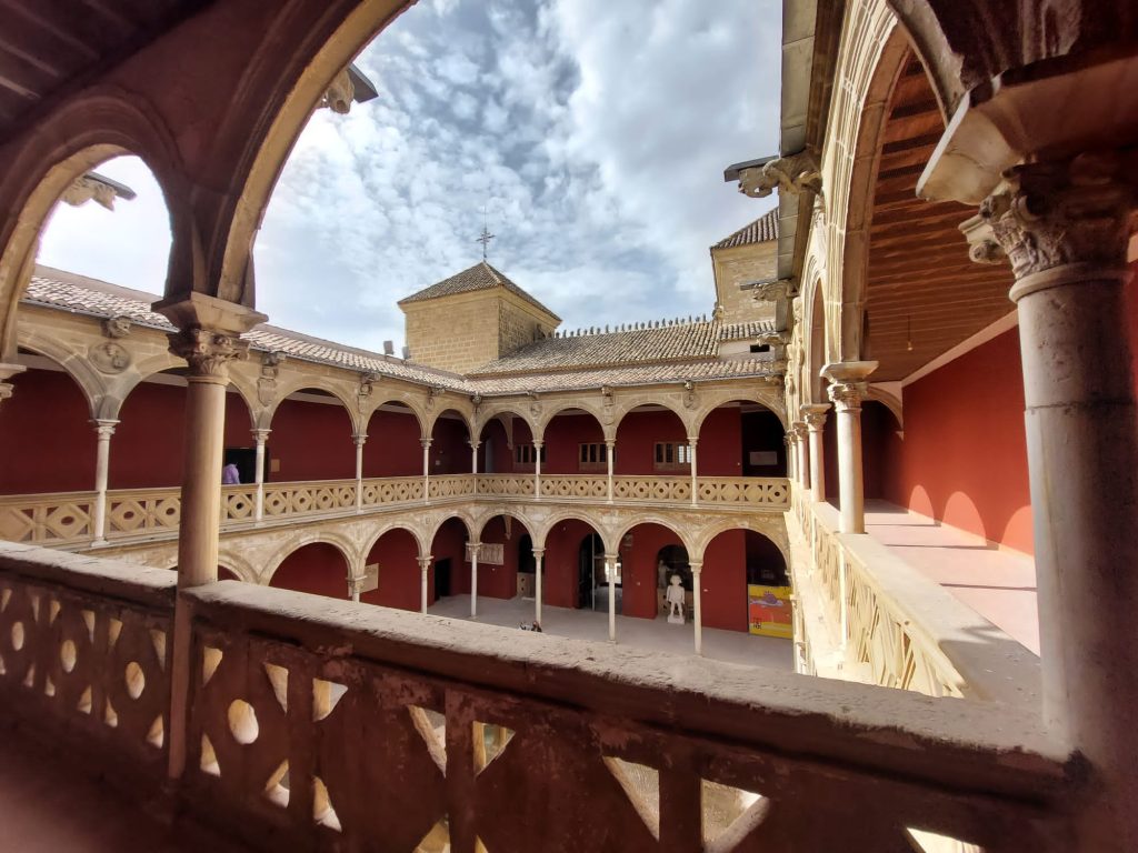 rehabilitación de edificio histórico en jaén claustro patrimonio