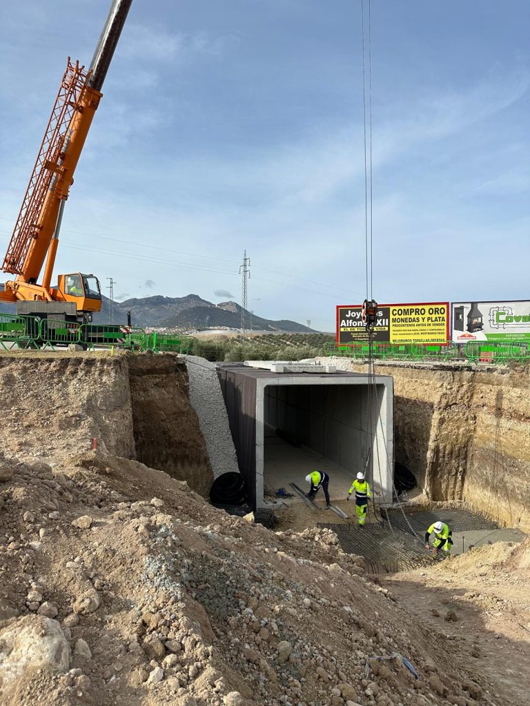 obra civil en jaén movimiento de tierras y ejecución de paso subterráneo
